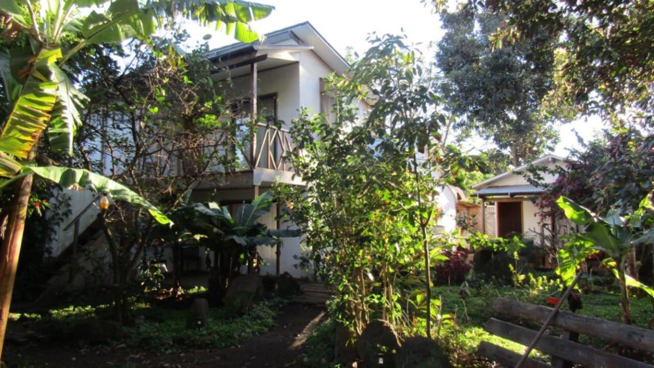 Hostal Marari Hanga Roa Exterior foto